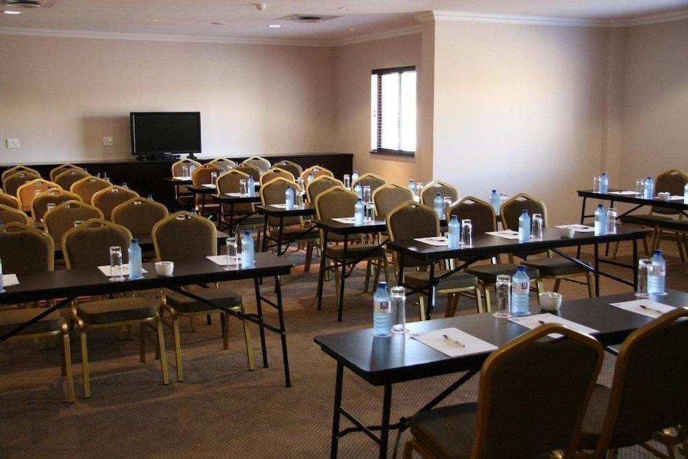 Hampshire Hotel - Балито Екстериор снимка