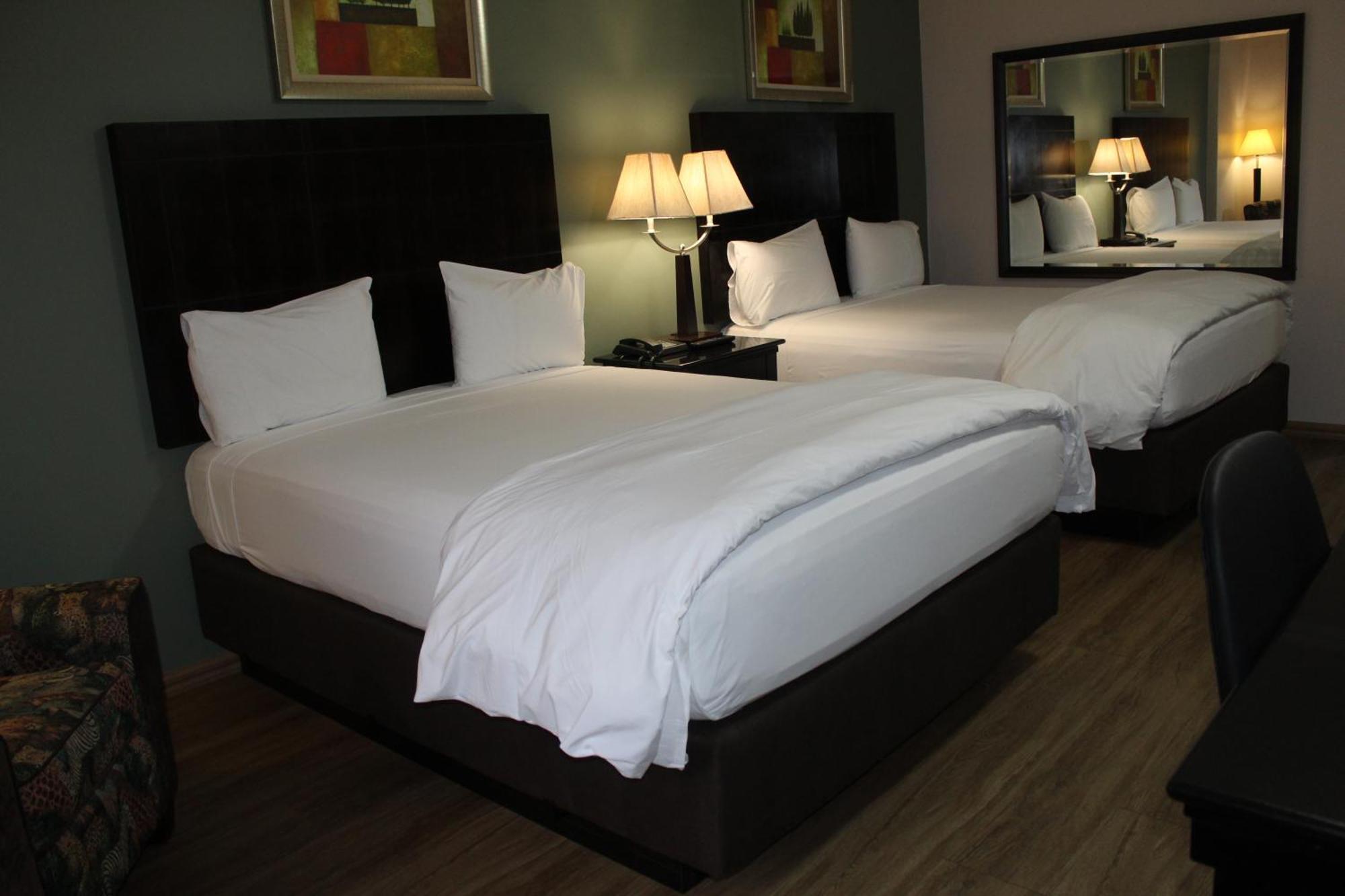 Hampshire Hotel - Балито Екстериор снимка
