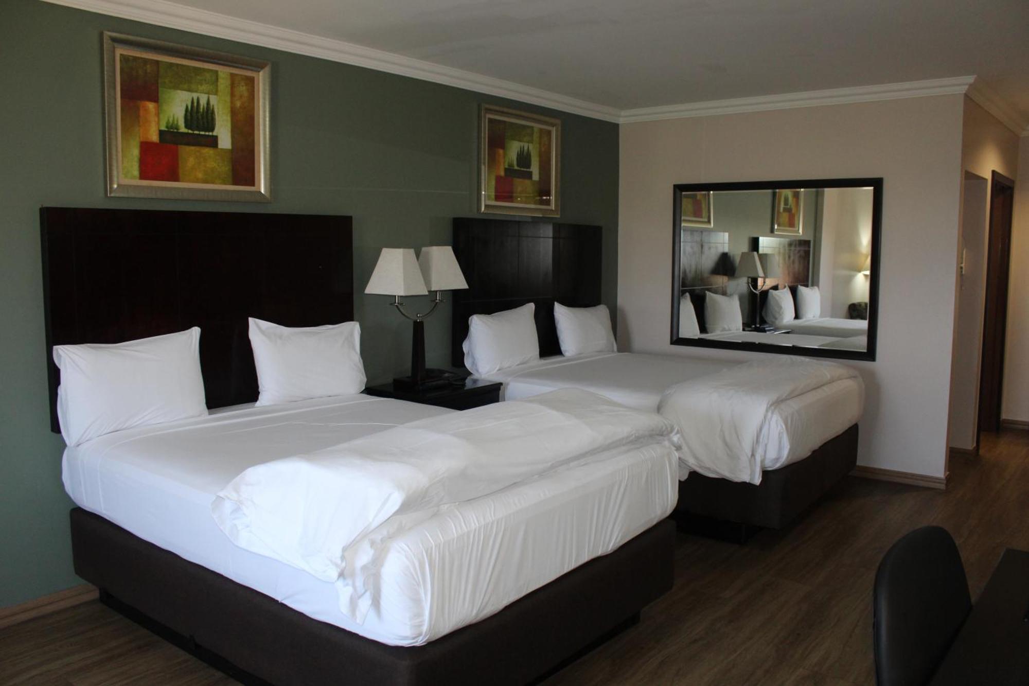 Hampshire Hotel - Балито Екстериор снимка