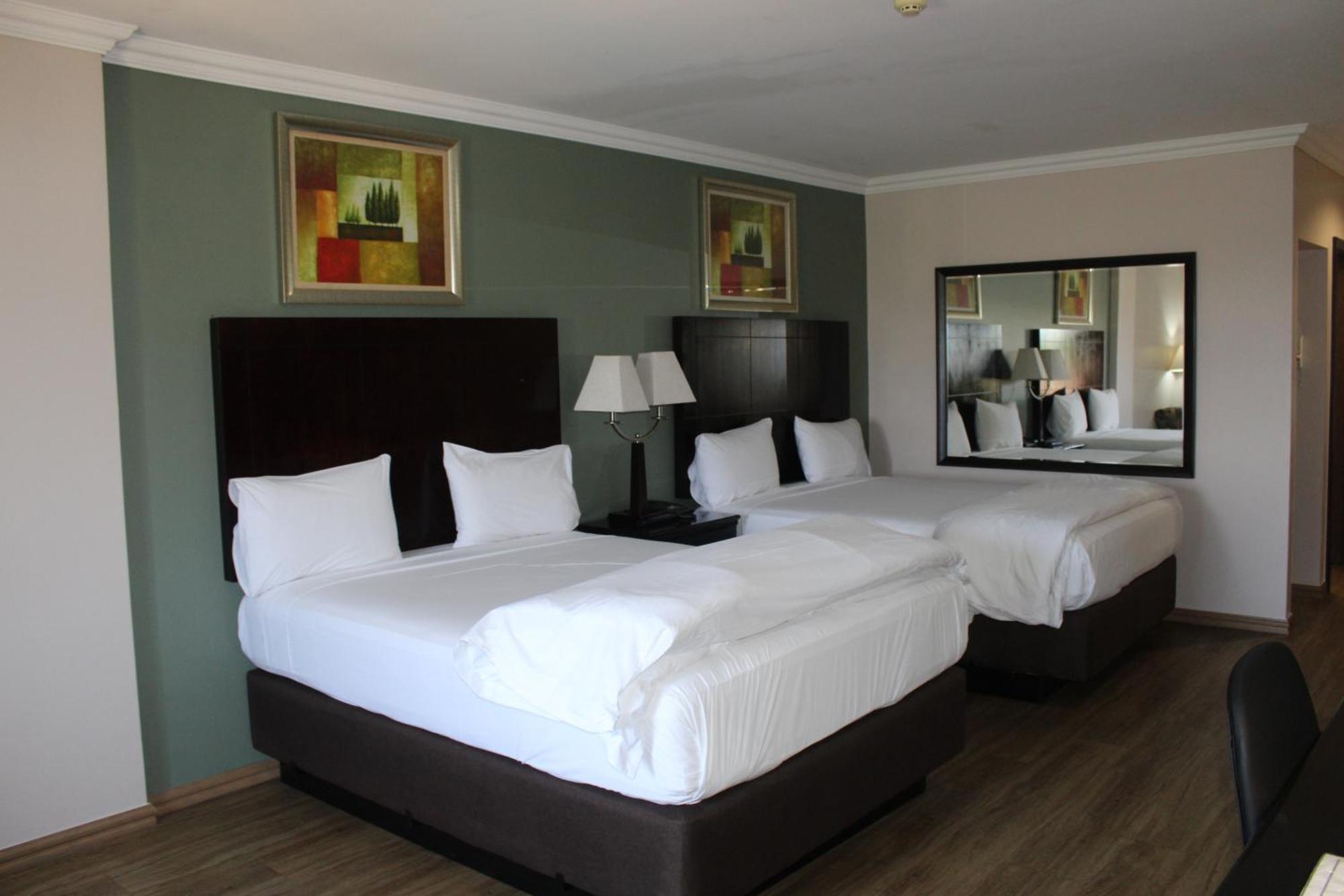 Hampshire Hotel - Балито Екстериор снимка