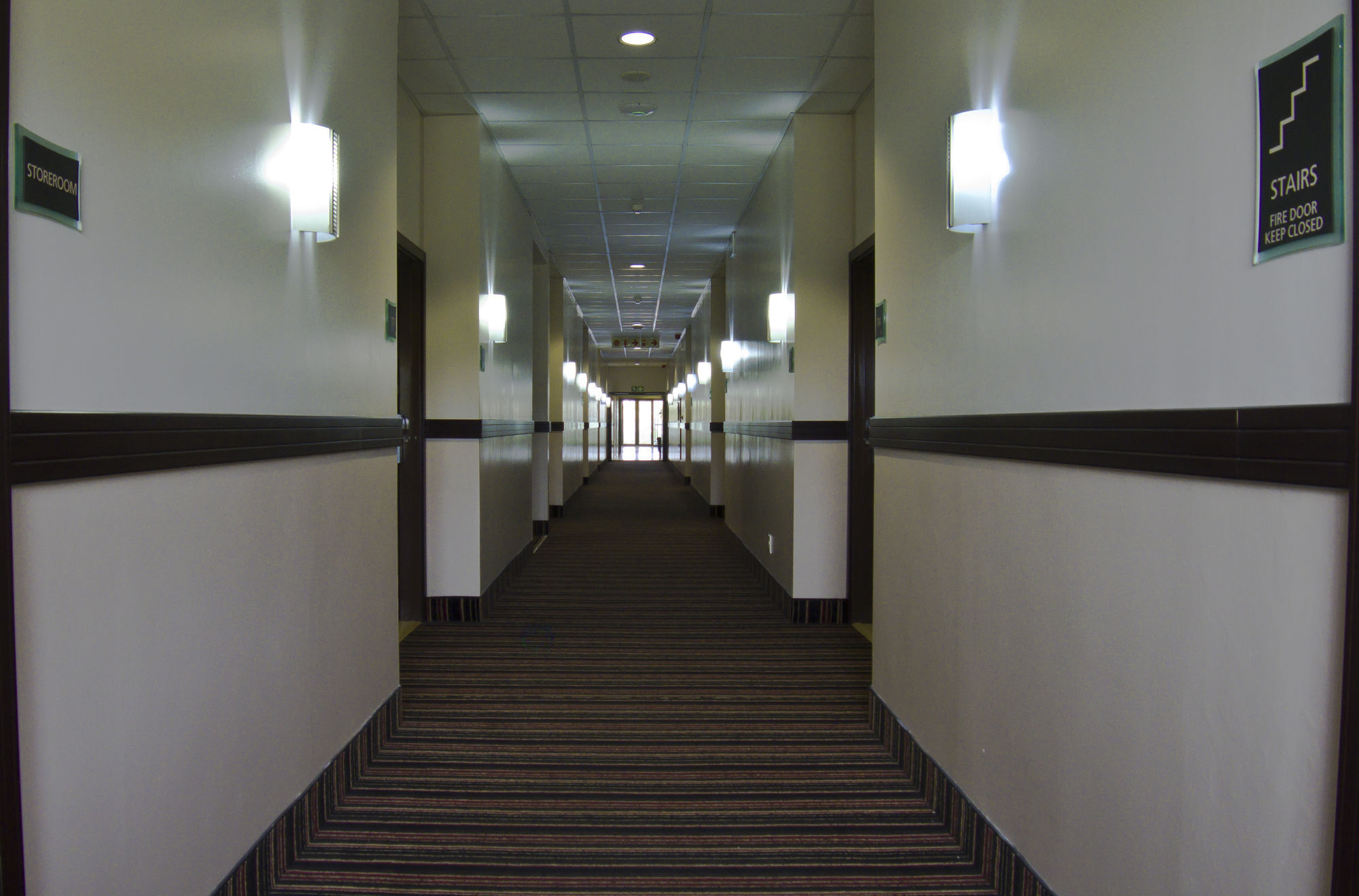 Hampshire Hotel - Балито Екстериор снимка