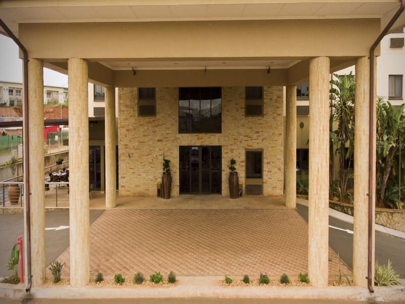 Hampshire Hotel - Балито Екстериор снимка
